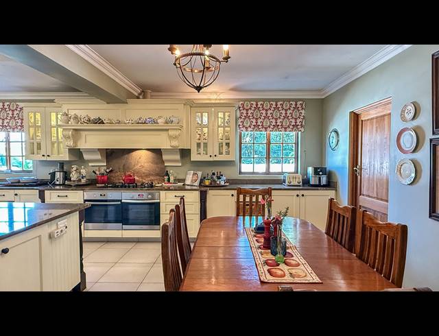 5 BEDROOM FREESTANDING FOR SALE IN SHORTENS COUNTRY ESTATE